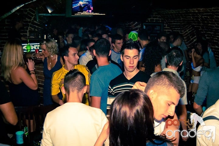 Vineri noaptea în Escape, 