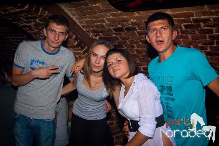 Vineri noaptea în Escape, 