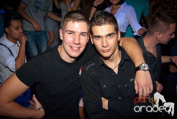 Vineri noaptea în Escape, 