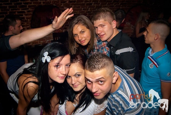 Vineri noaptea în Escape, 