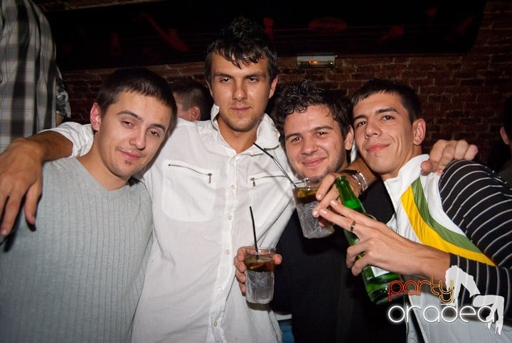 Vineri noaptea în Escape, 