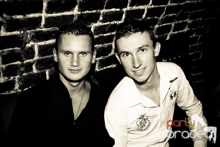 Vineri noaptea în Escape, 