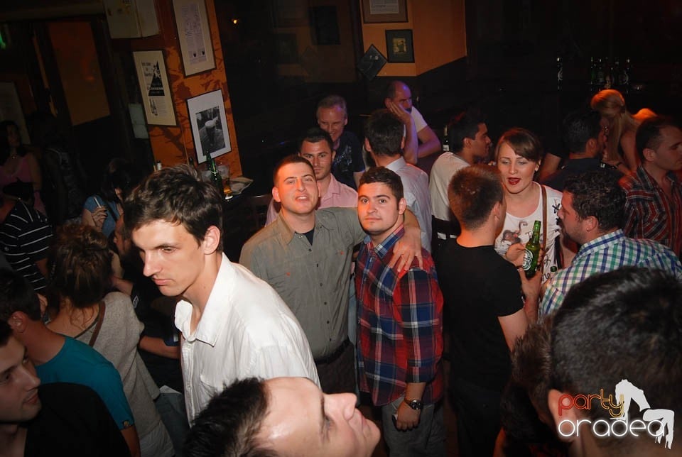 Vineri noaptea în Lord's, Lord's Pub