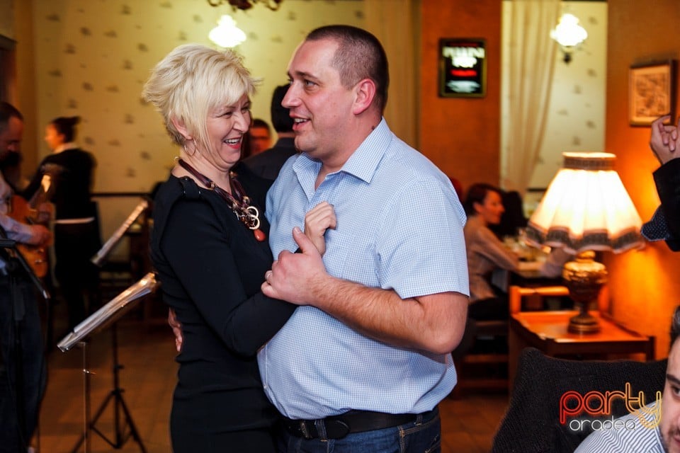 Vineri Seara cu Adi Moţ Band, Restaurant Retro