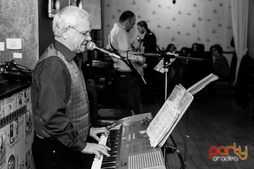 Vineri Seara cu Adi Moţ Band, Restaurant Retro
