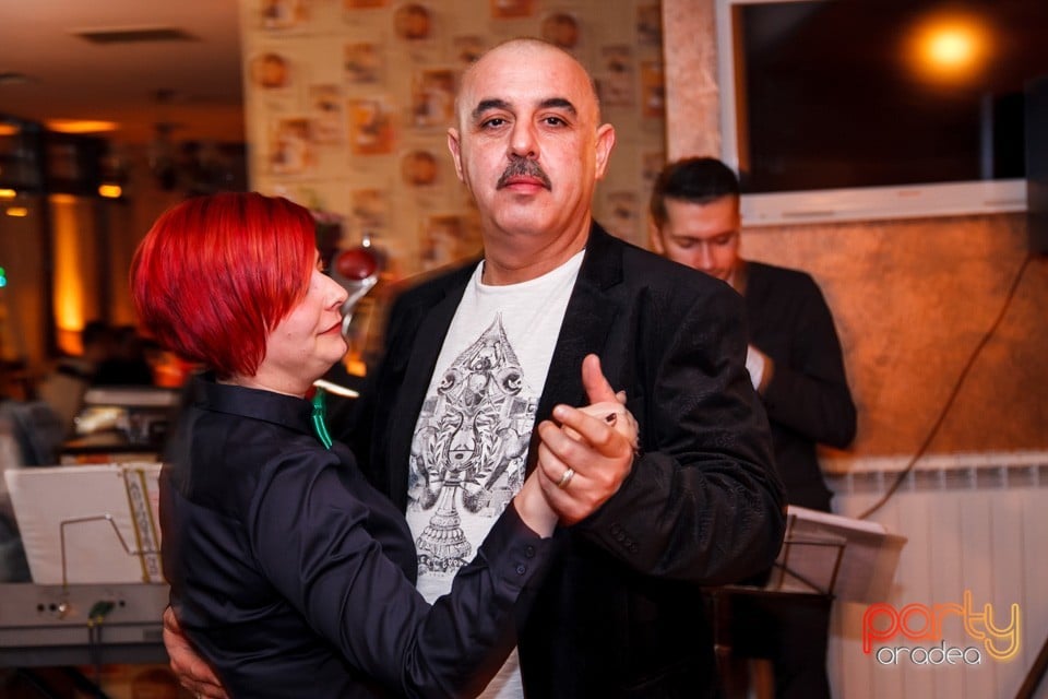 Vineri Seara cu Adi Moţ Band, Restaurant Retro