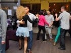 Vineri seara dansăm în Blondy's Art Café