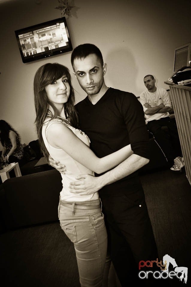 Vineri seara dansăm în Blondy's Art Café, 