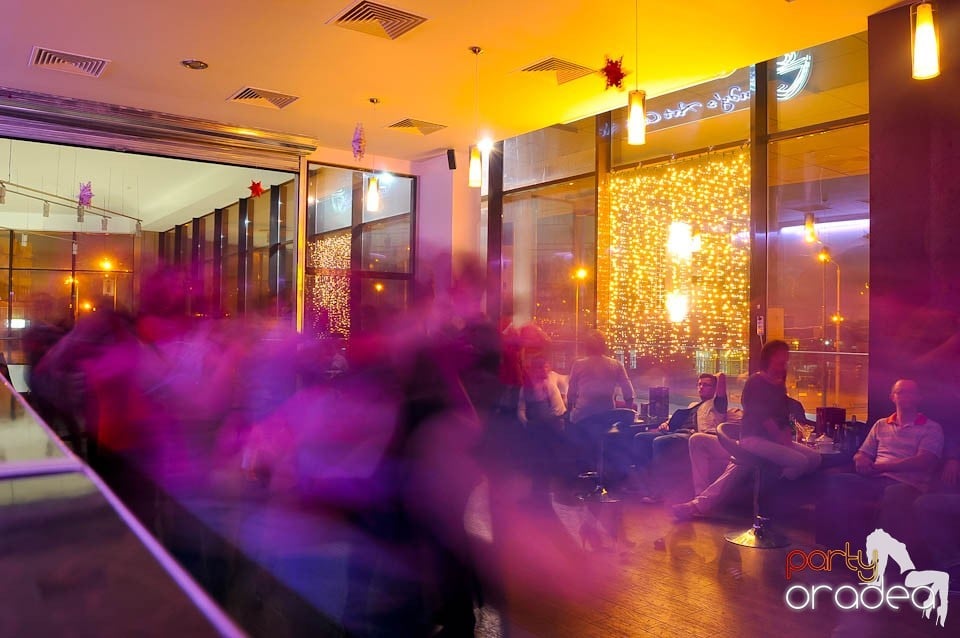 Vineri seara dansăm în Blondy's Art Café, 