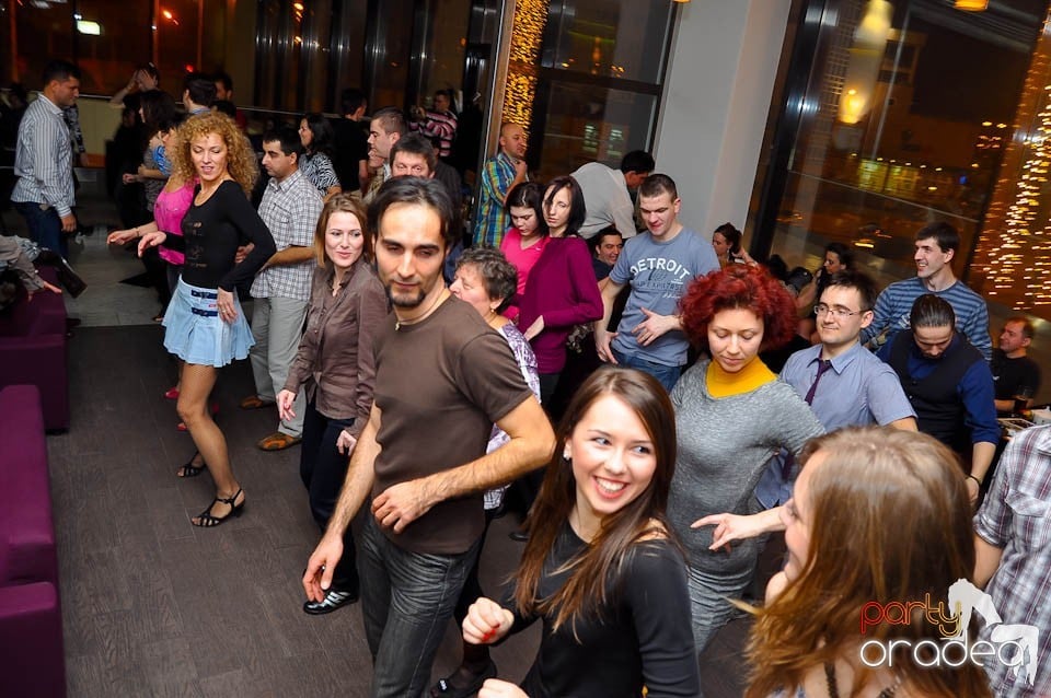 Vineri seara dansăm în Blondy's Art Café, 