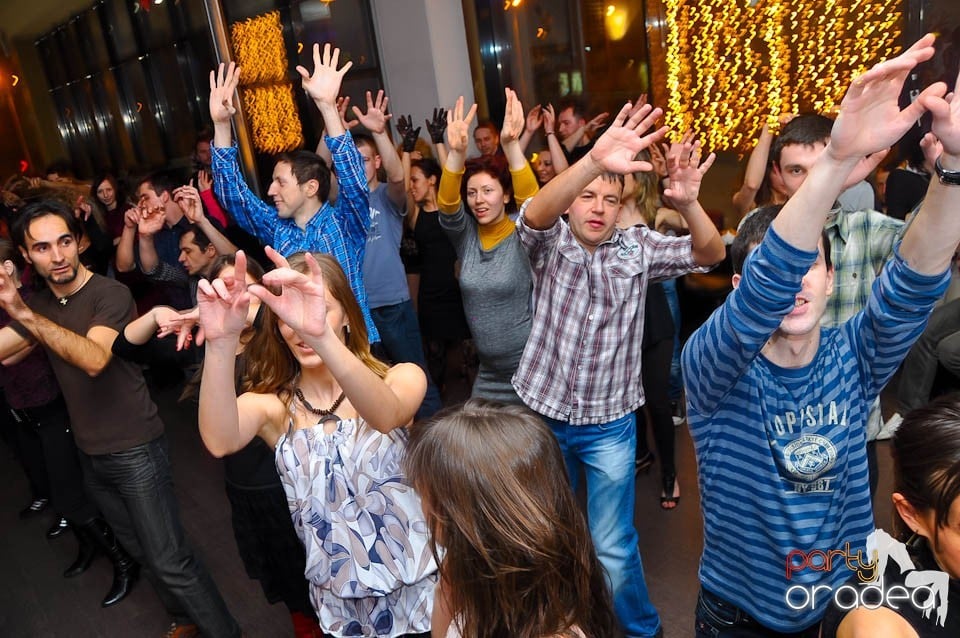 Vineri seara dansăm în Blondy's Art Café, 