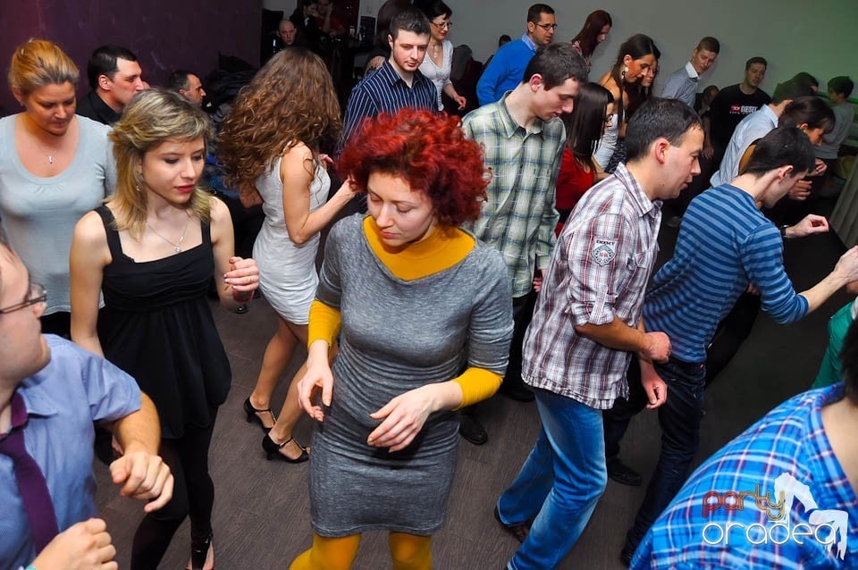 Vineri seara dansăm în Blondy's Art Café, 