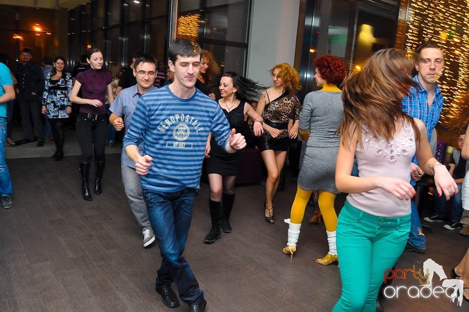 Vineri seara dansăm în Blondy's Art Café, 