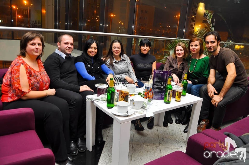 Vineri seara dansăm în Blondy's Art Café, 