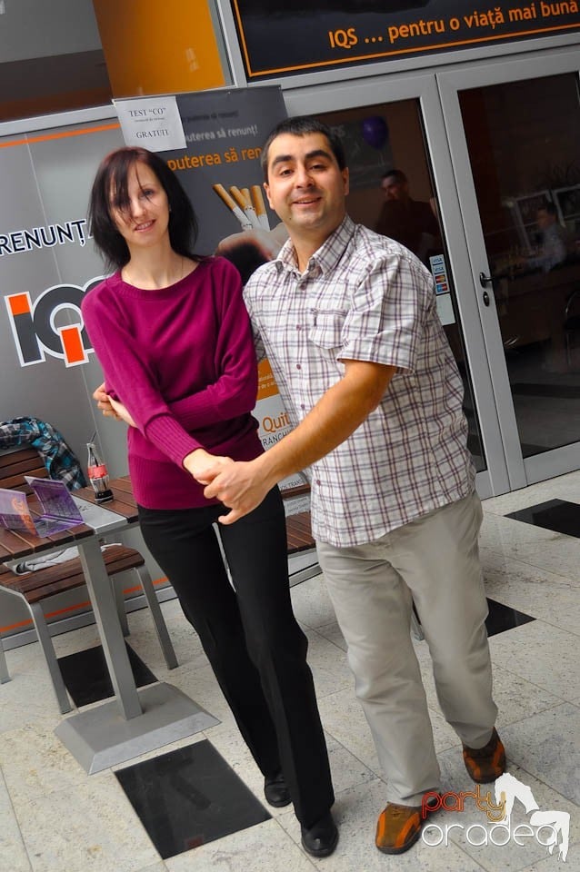 Vineri seara dansăm în Blondy's Art Café, 