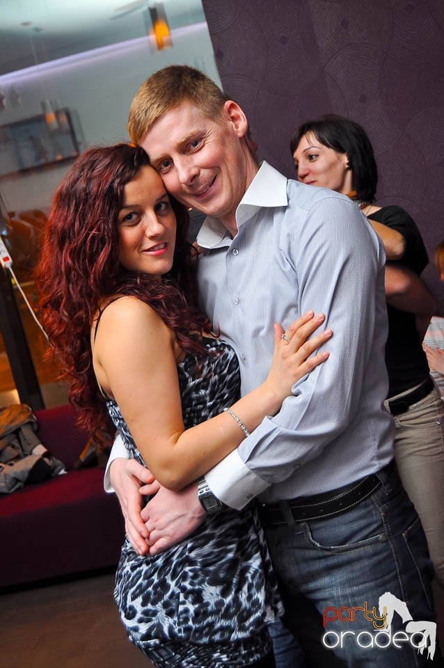 Vineri seara dansăm în Blondy's Art Café, 