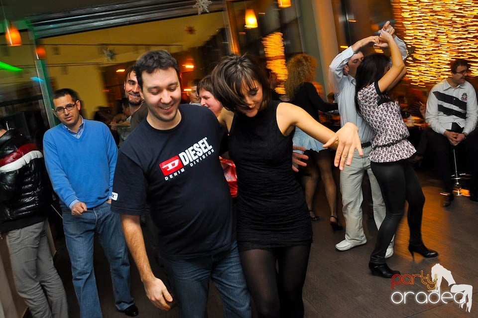 Vineri seara dansăm în Blondy's Art Café, 