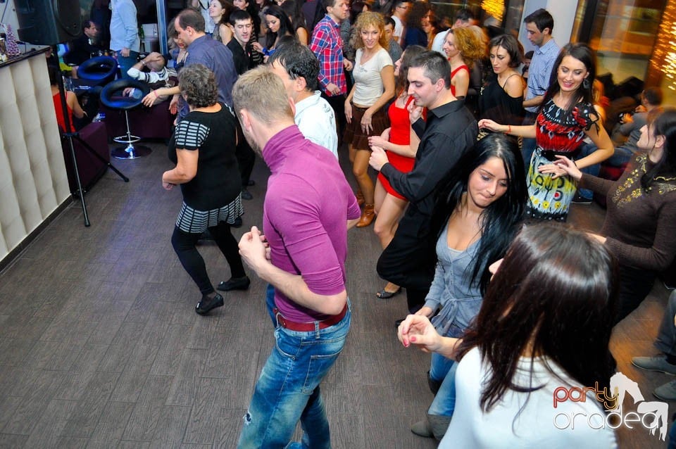 Vineri seara dansăm în Blondy's,