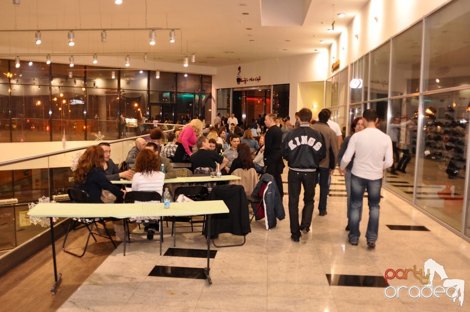 Vineri seara dansăm în Blondy's, 