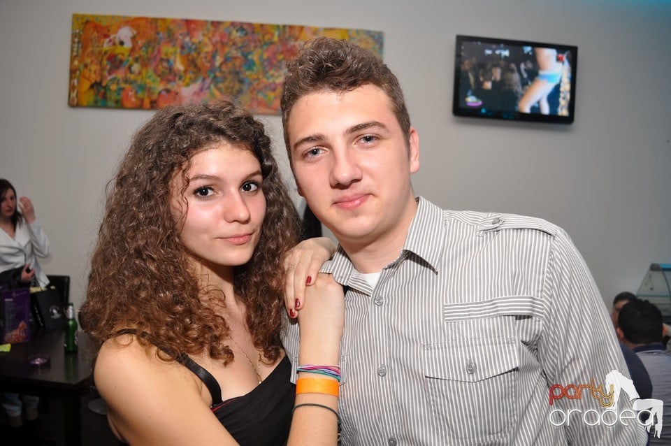 Vineri seara dansăm în Blondy's, 