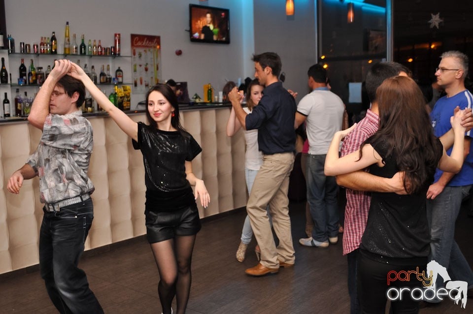 Vineri seara dansăm în Blondy's, 