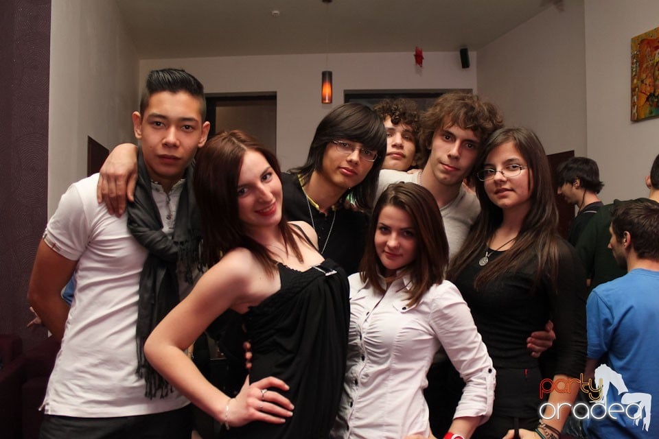 Vineri seara dansăm în Blondy's, 