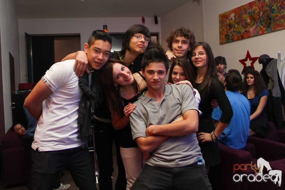 Vineri seara dansăm în Blondy's, 