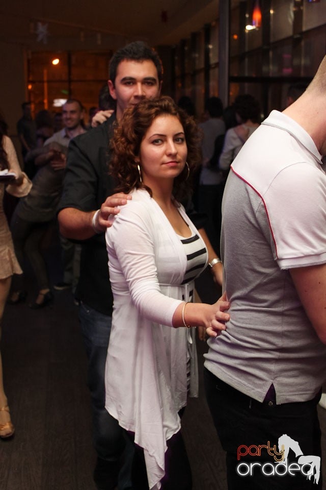 Vineri seara dansăm în Blondy's, 