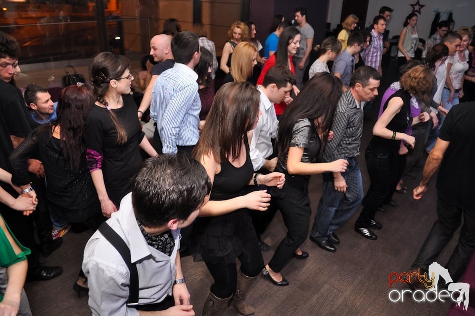 Vineri seara dansăm în Blondy's, 