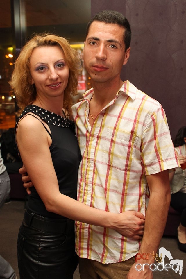 Vineri seara dansăm în Blondy's, 