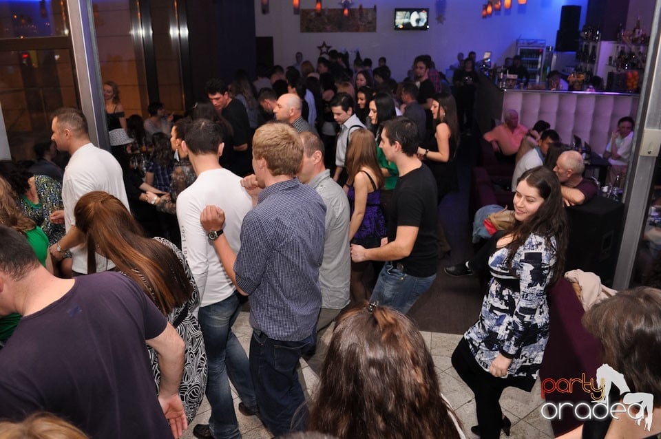 Vineri seara dansăm în Blondy's, 