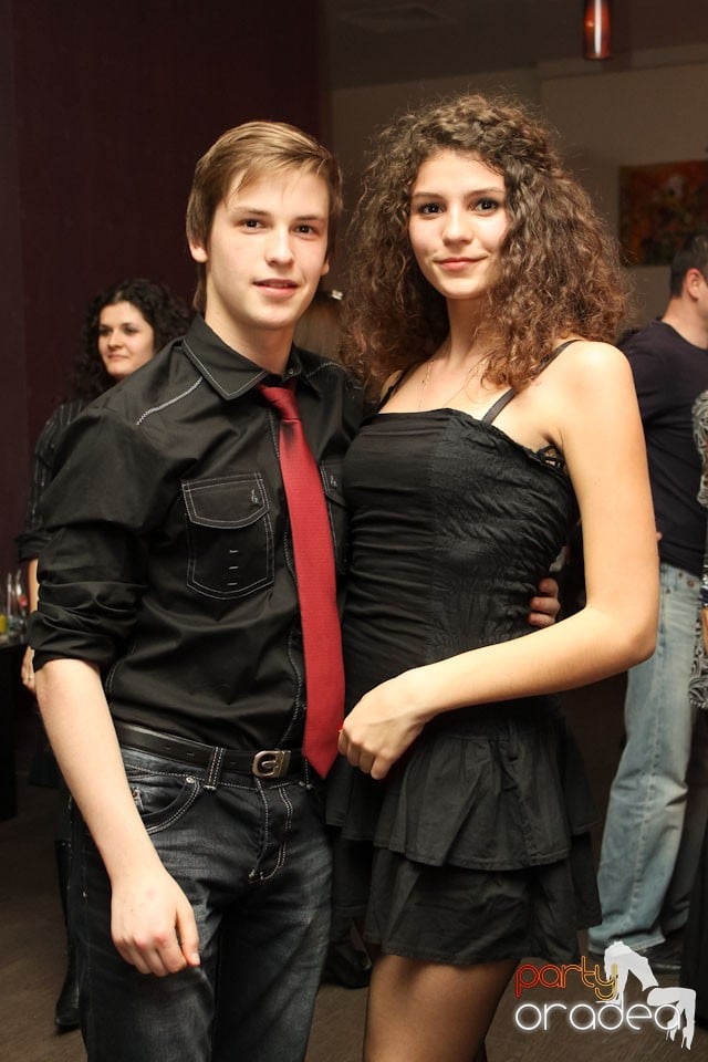 Vineri seara dansăm în Blondy's, 