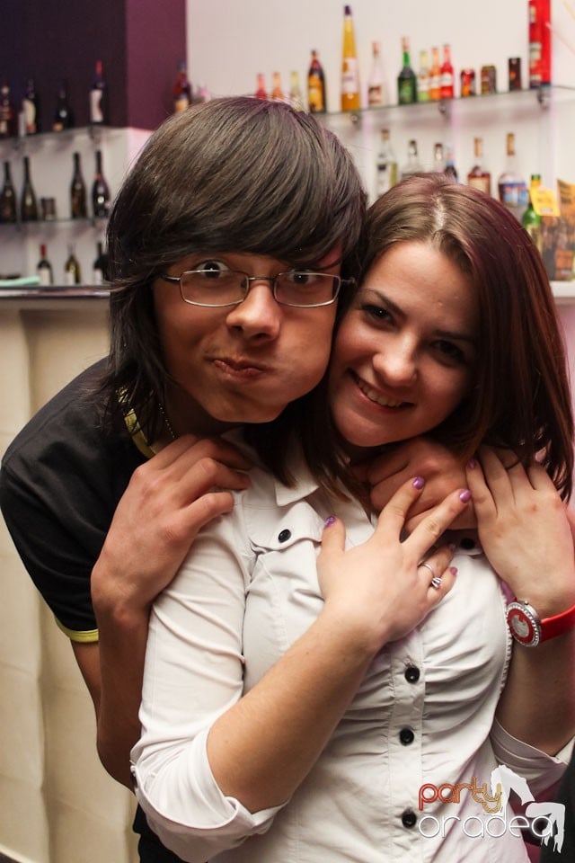 Vineri seara dansăm în Blondy's, 