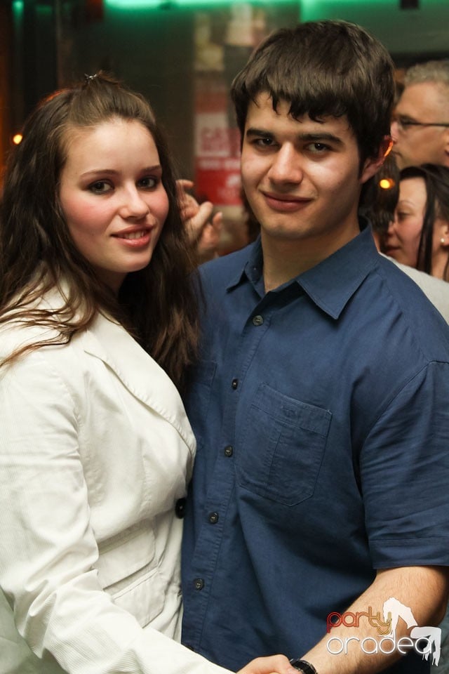 Vineri seara dansăm în Blondy's, 