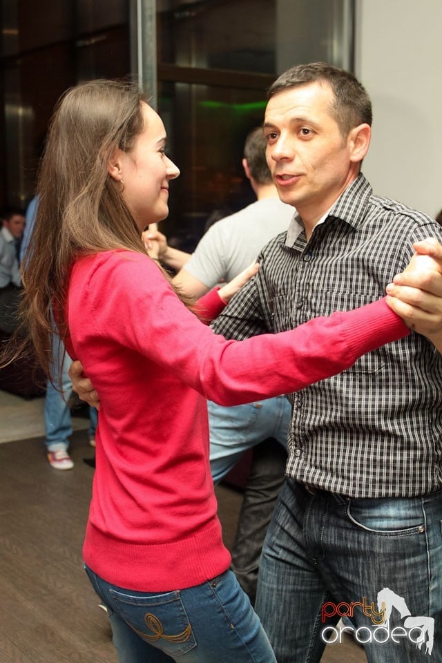 Vineri seara dansăm în Blondy's, 