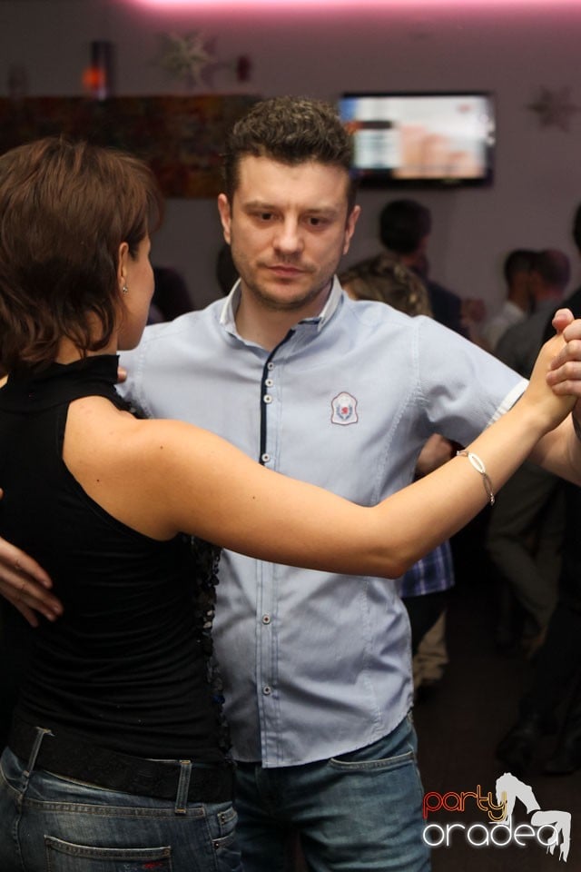 Vineri seara dansăm în Blondy's, 