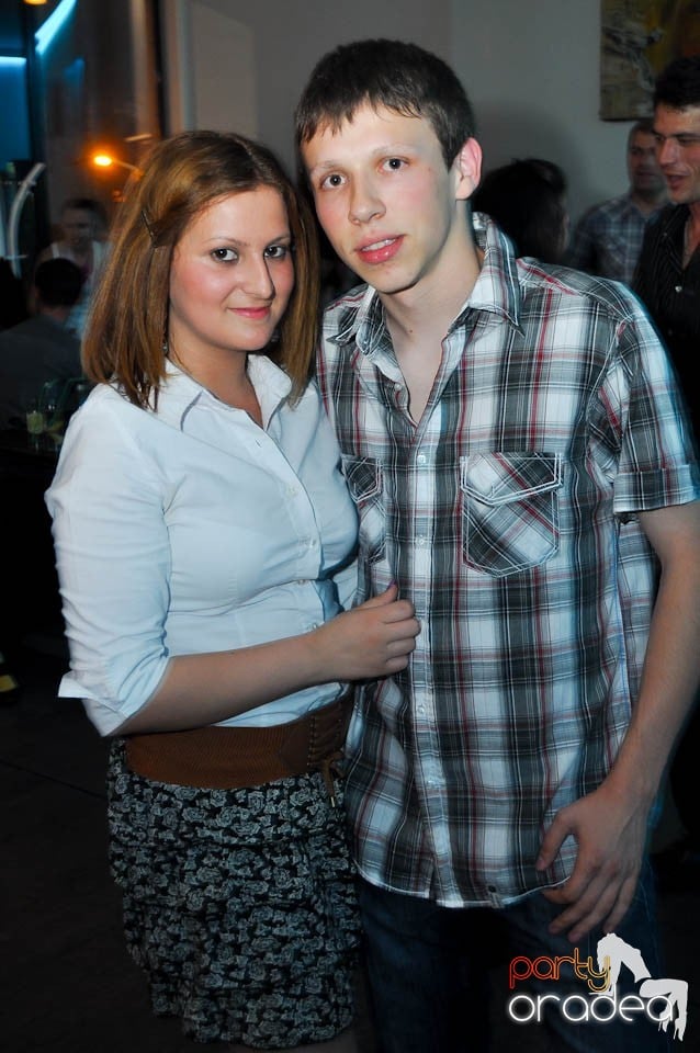 Vineri seara dansăm în Blondy's, 