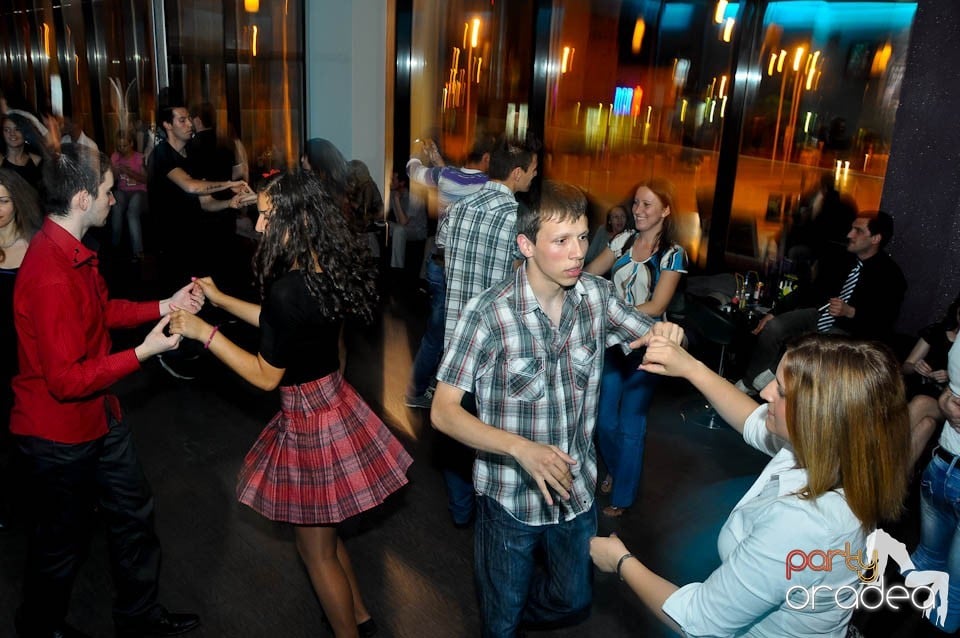 Vineri seara dansăm în Blondy's, 