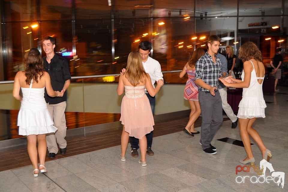 Vineri seara dansăm în Blondy's, 