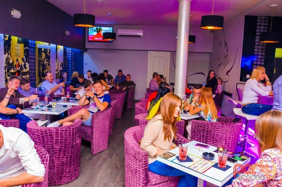 Vineri seara în Blanc Coffee, 