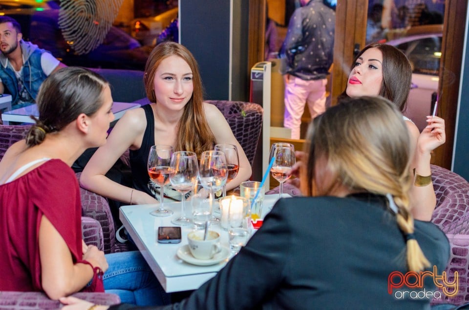 Vineri seara în Blanc Coffee,