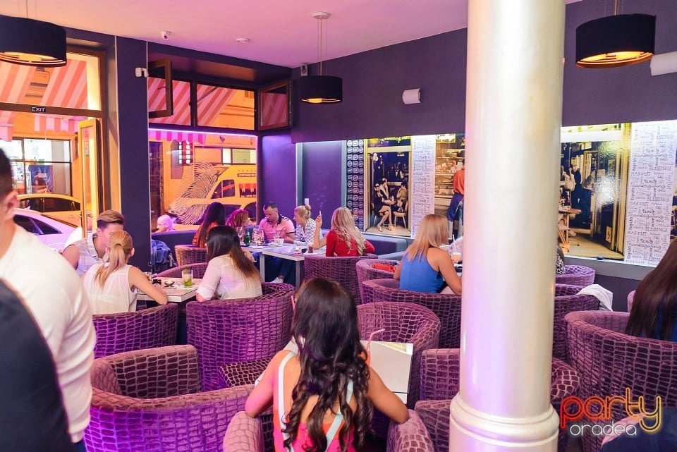 Vineri seara în Blanc Coffee, 