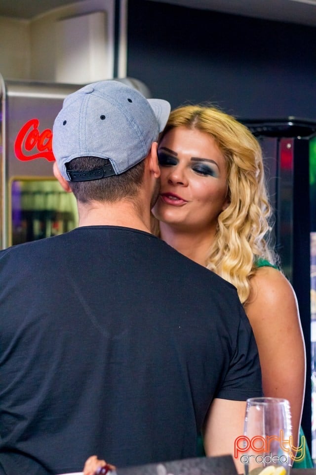 Vineri seara în Blanc Coffee, 