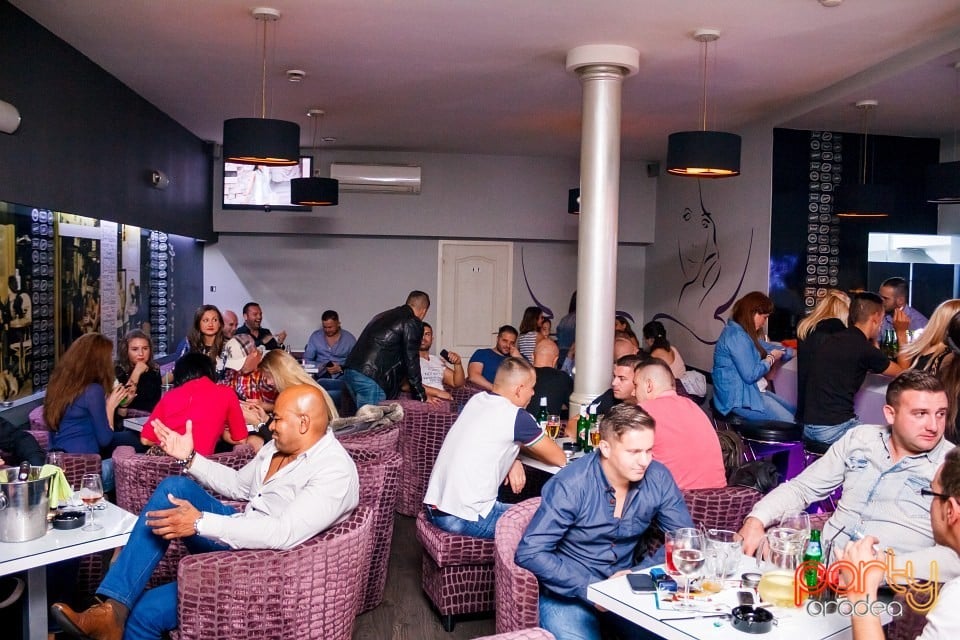 Vineri seara în Blanc Coffee, 