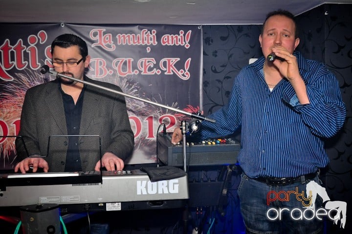 Vineri seara în Club Atti's,