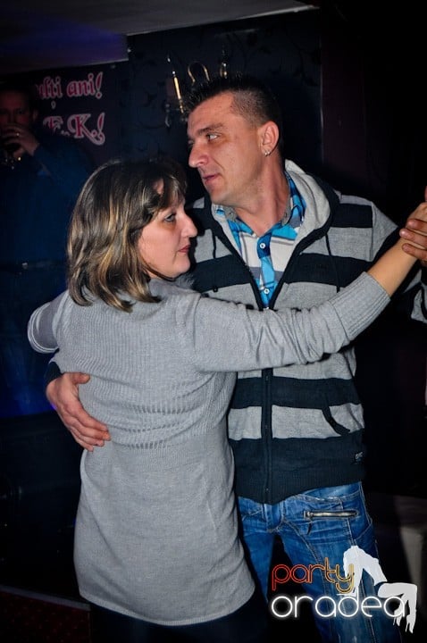 Vineri seara în Club Atti's,