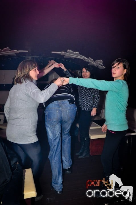 Vineri seara în Club Atti's,