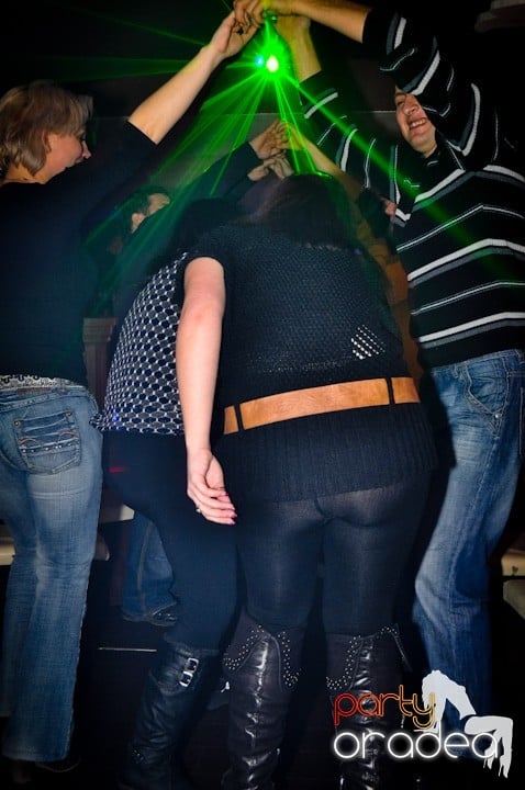 Vineri seara în Club Atti's,