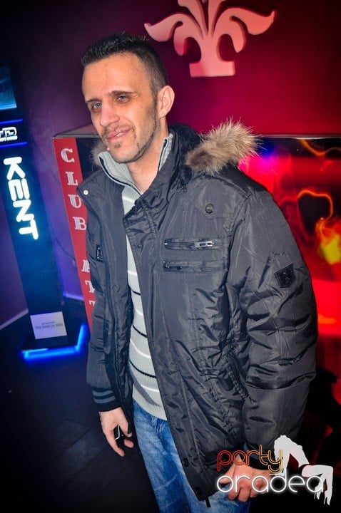 Vineri seara în Club Atti's,