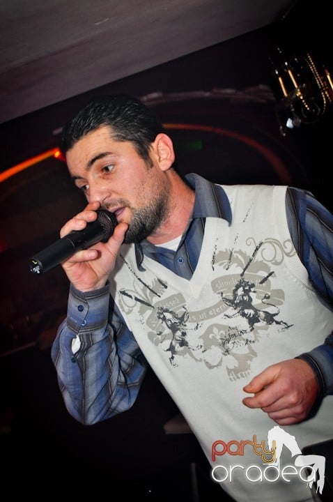 Vineri seara în Club Atti's,